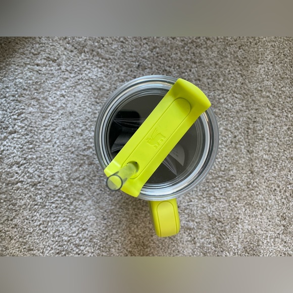 Stanley The Flowstate Quencher H2.0 Tumbler - Picture 4 of 5